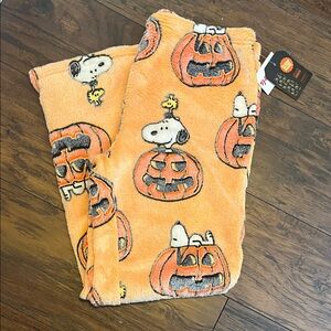 NWT Snoopy Pumpkin Plush Lounge Pants - Orange Halloween Print